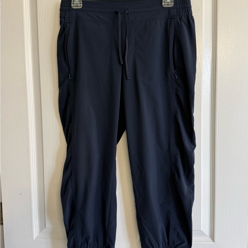 Athleta Women’s Black Jogger ankle Pants